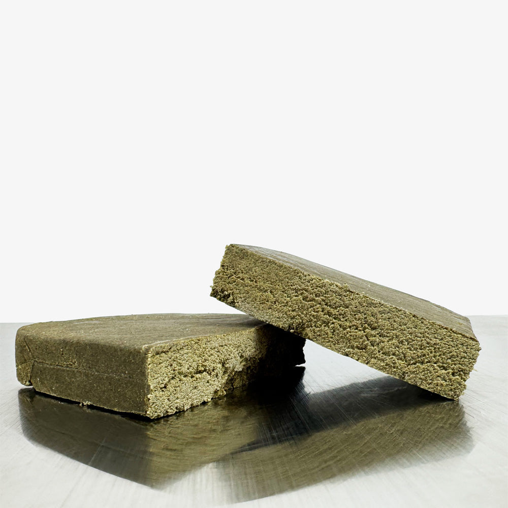 Barre de CBD Beldia coupée en deux